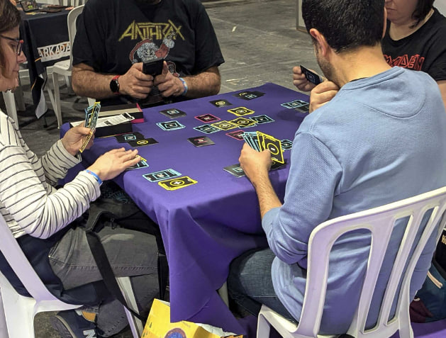 Partida de Número Perdido en mesa
